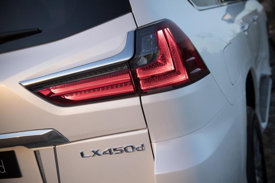 Детали экстерьера Lexus LX450d (VDJ200) 2018 года  (AU) (фото 9 из 14)